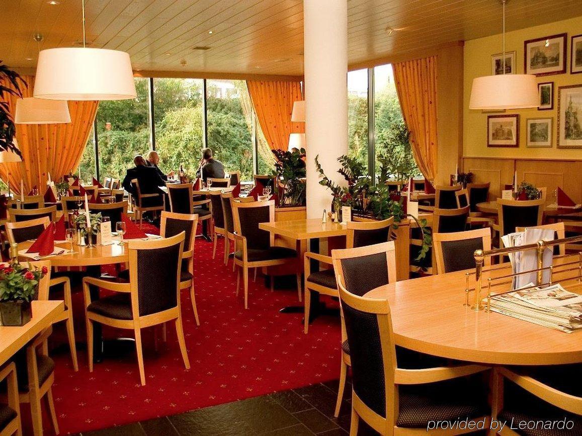 โรงแรมบาสทิออน บัสซัม ฮิลเฟอร์ซัม บุสซุม ร้านอาหาร รูปภาพ